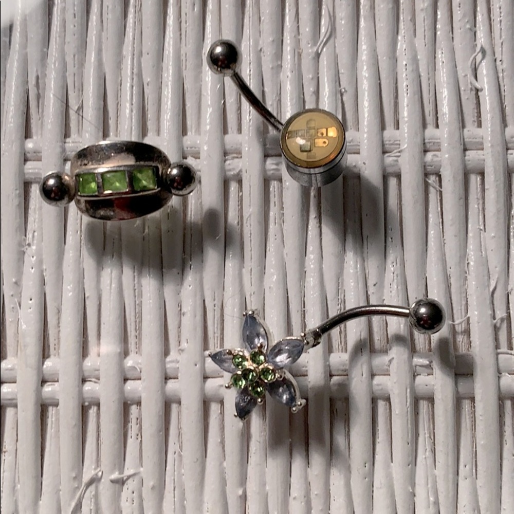 3 Belly button bars